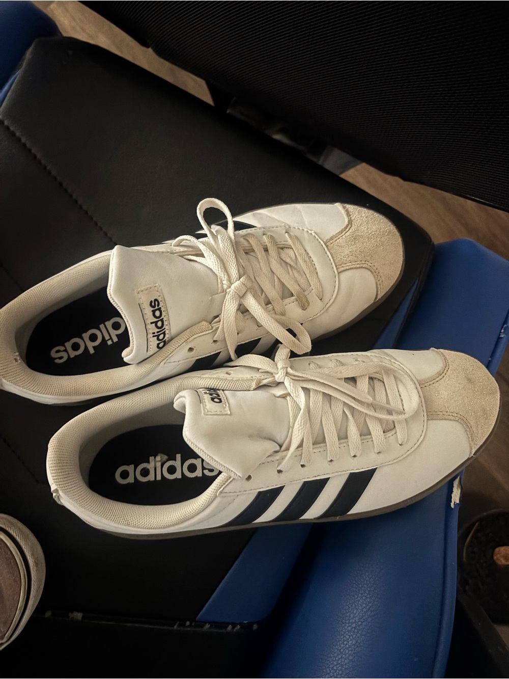 Adidas sambas size 7.5 women’s